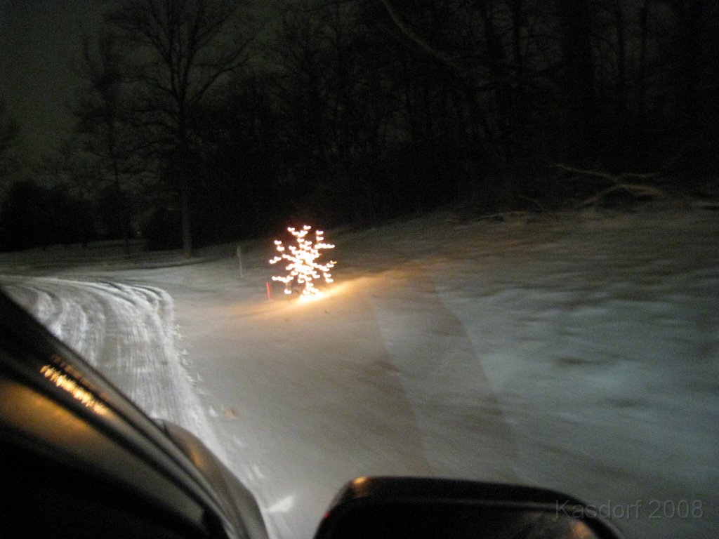 Christmas Lights Hines Drive 2008 020.jpg - Much better when you slow down.... even better when you stop.